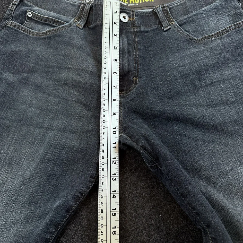 Lee Men's Extreme Motion Jeans Straight Fit Tapered Leg Medium Wash SZ 36x29